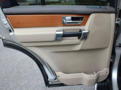 Used 2016 Land Rover LR4 HSE image 20