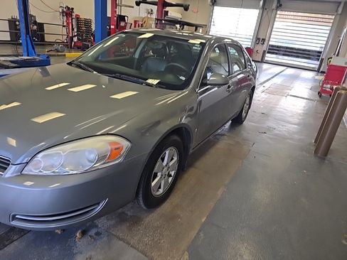 Used 2008 Chevrolet Impala LT w/ Luxury Edition Package image 2