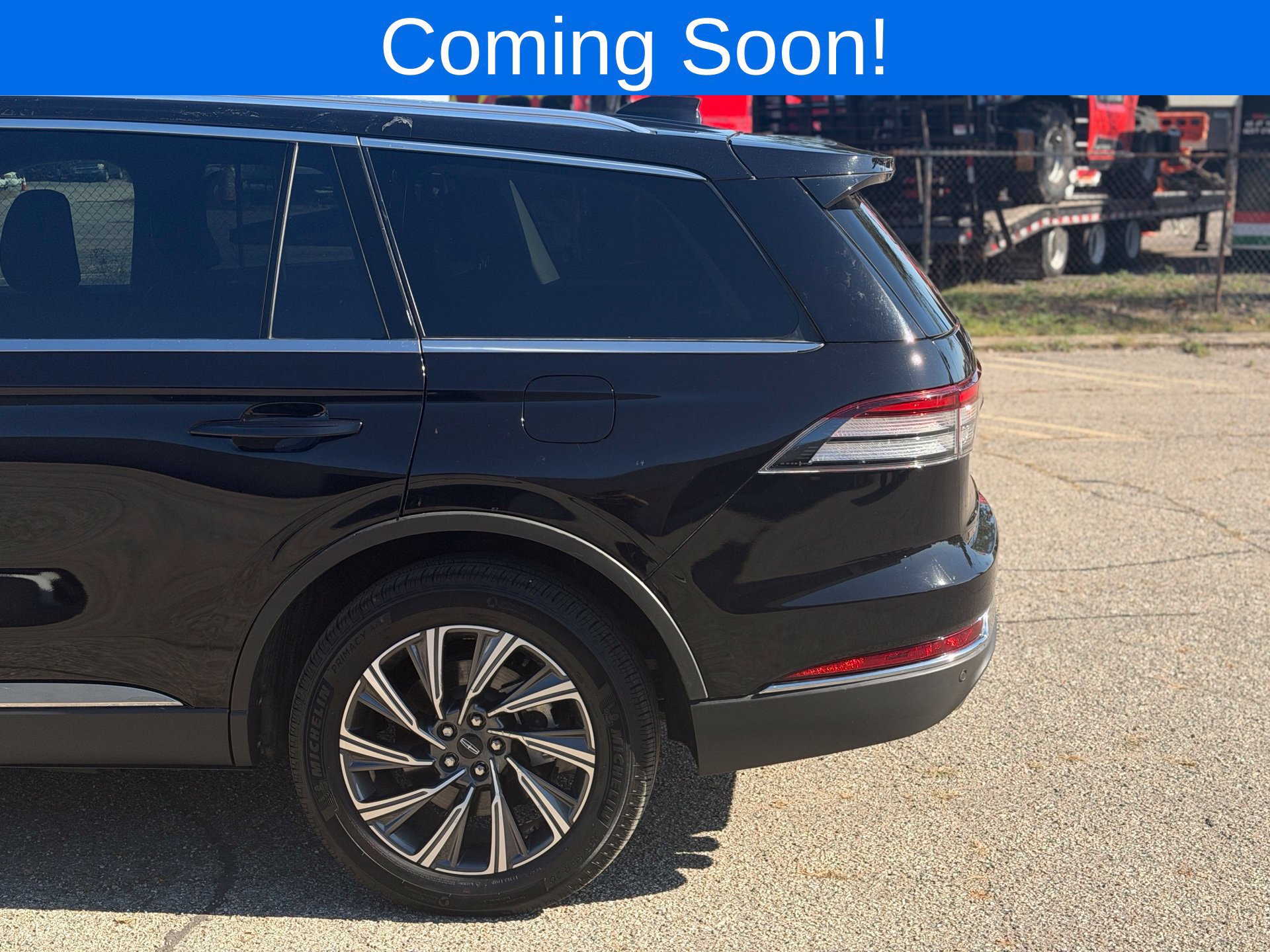 Used 2026 Lincoln Aviator AWD image 6