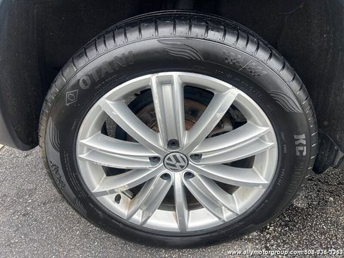 Used 2014 Volkswagen Tiguan SE image 10