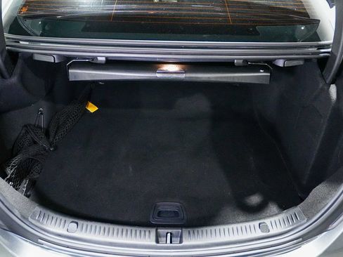 Used 2018 Mercedes-Benz E 300 image 9