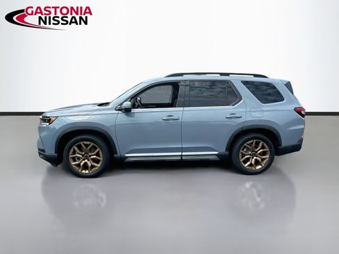Used 2024 Honda Pilot Touring image 5