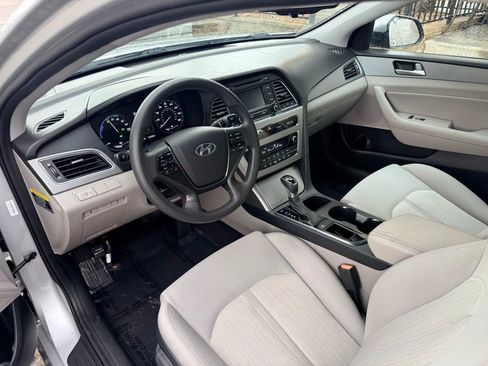 Used 2016 Hyundai Sonata SE FWD image 11