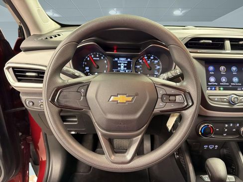Used 2023 Chevrolet TrailBlazer LS image 17