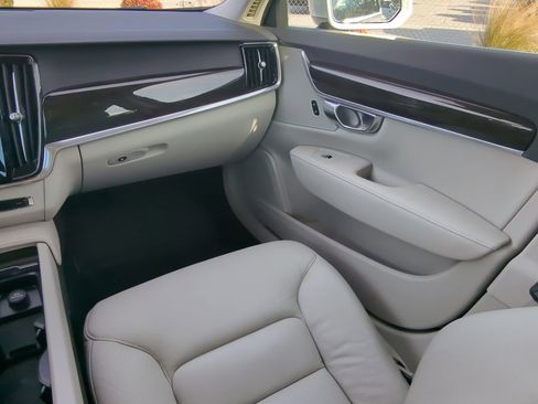 Used 2018 Volvo S90 T5 Momentum w/ Convenience Package image 14