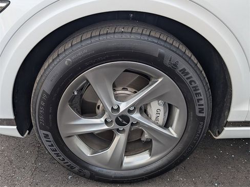 Used 2026 Genesis GV70 2.5T Advanced image 9