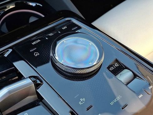 Used 2025 BMW i5 xDrive40 w/ M Sport Package image 20