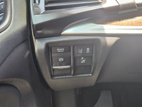 Used 2020 Acura MDX FWD image 24