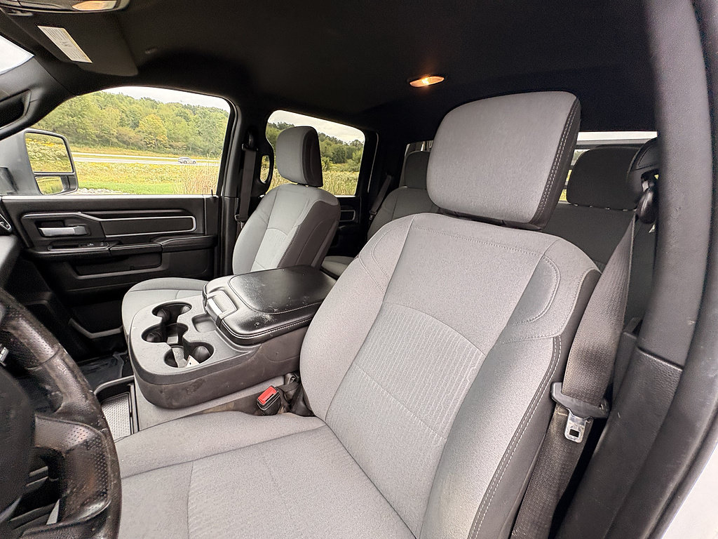 Used 2024 RAM 3500 SLT w/ Quick Order Package 2YG SLT AWD/4WD image 32
