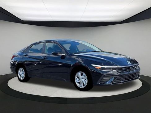 New 2026 Hyundai Elantra SE image 10