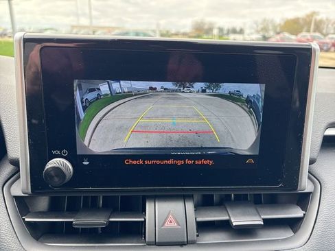 Used 2024 Toyota RAV4 XLE FWD image 34