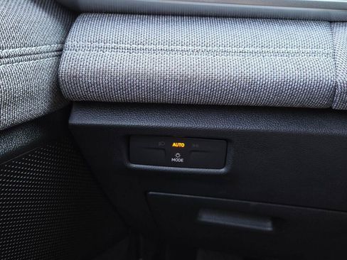 Certified 2025 Volkswagen Tiguan S FWD image 24