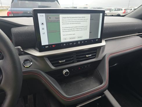 Used 2025 Ford Explorer ST-Line w/ ST-Line Street Pack image 17