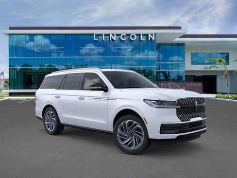 New 2025 Lincoln Navigator Reserve AWD/4WD image 7