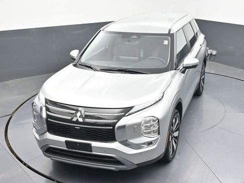 Used 2025 Mitsubishi Outlander SE AWD/4WD image 39