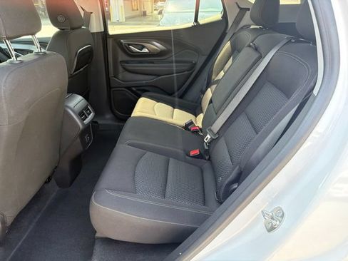 Used 2024 GMC Terrain SLE FWD image 10