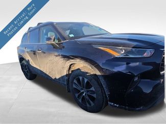 Used 2021 Toyota Highlander XLE video 1