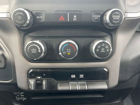 Used 2024 RAM 2500 Big Horn AWD/4WD image 18