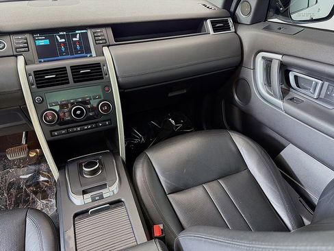 Used 2018 Land Rover Discovery Sport HSE AWD/4WD image 30