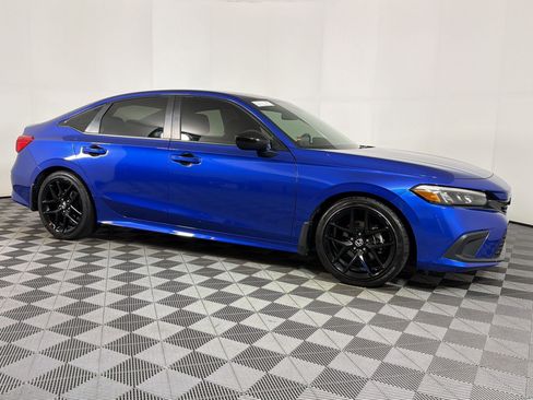 Used 2023 Honda Civic Sport image 5