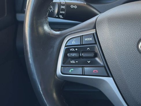 Used 2017 Hyundai Elantra Limited w/ Limited Tech Package 08 FWD image 30