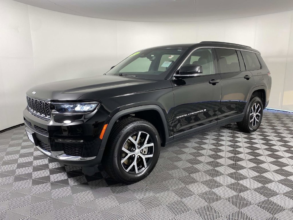 Used 2024 Jeep Grand Cherokee L Limited AWD/4WD image 4