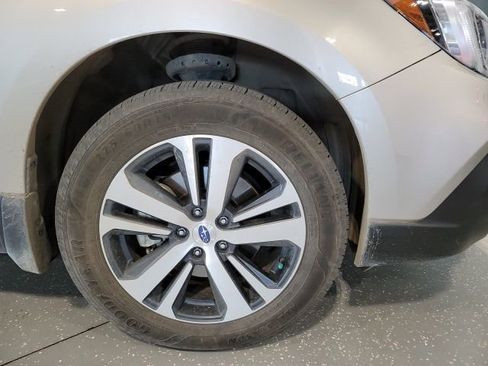 Used 2018 Subaru Outback 3.6R Limited image 9