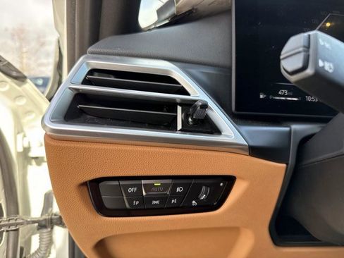 Certified 2025 BMW 330i 330i w/ Convenience Package image 34