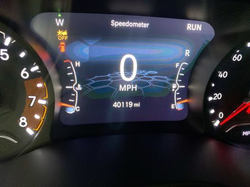 Used 2023 Jeep Compass Trailhawk w/ Trailhawk Convenience Group AWD/4WD image 17