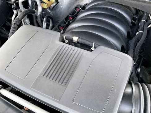 Used 2023 Chevrolet Suburban Premier AWD/4WD image 34