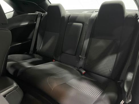 Used 2019 Dodge Challenger SXT image 29