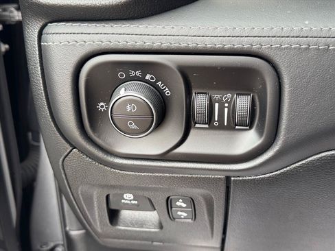 Used 2020 RAM 1500 Limited AWD/4WD image 19