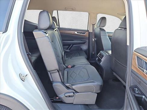 Used 2025 Volkswagen Atlas SE FWD image 20