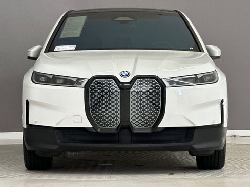 Used 2024 BMW iX xDrive50 w/ Convenience Package AWD/4WD image 5