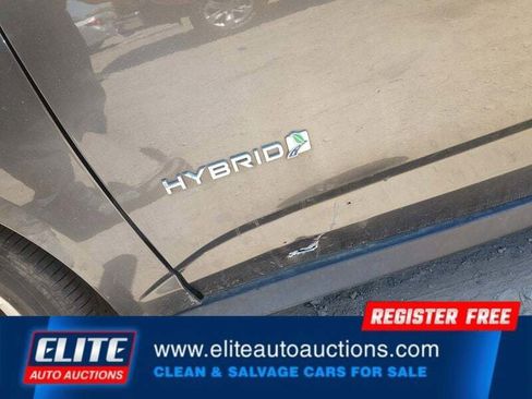 Used 2015 Ford C-MAX SE w/ Interior Protection Package FWD image 12