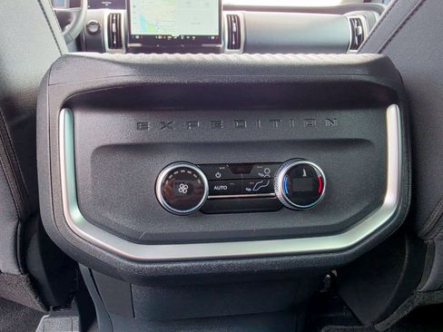 Used 2025 Ford Expedition Max Active AWD/4WD image 23