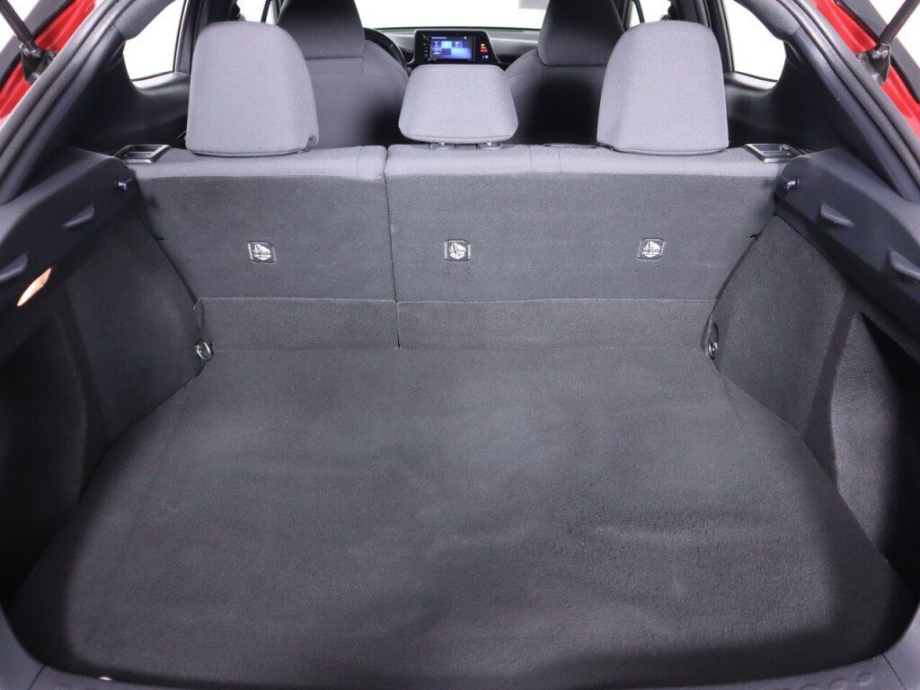 Used 2018 Toyota C-HR XLE FWD image 34
