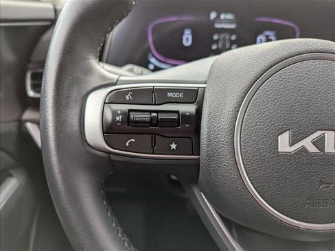 Used 2025 Kia Sportage EX image 13