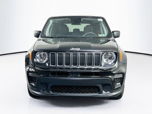 Used 2023 Jeep Renegade Latitude AWD/4WD image 2
