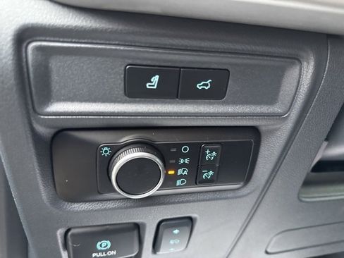 Used 2024 Ford Expedition XLT image 35