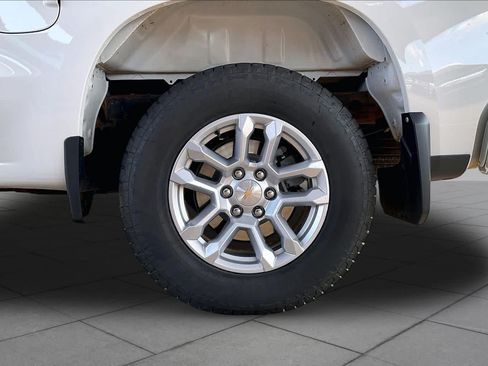 Used 2025 Chevrolet Silverado 1500 LT AWD/4WD image 12