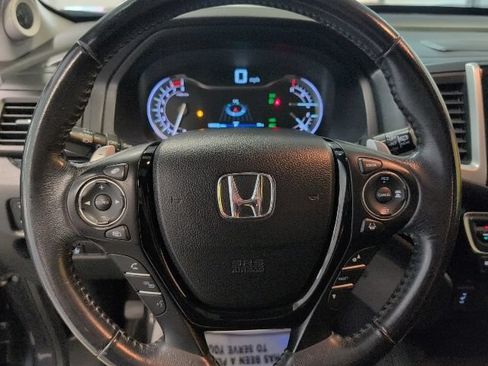 Used 2017 Honda Pilot Touring image 19