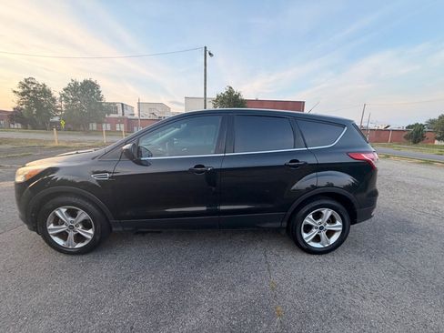 Used 2015 Ford Escape SE FWD image 2