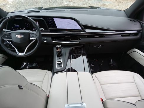 Used 2023 Cadillac Escalade Sport w/ Touring Package AWD/4WD image 15