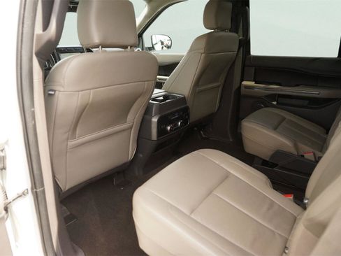 Used 2020 Ford Expedition XLT w/ Equipment Group 202A RWD image 12