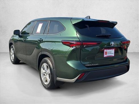 Certified 2024 Toyota Highlander LE FWD image 6