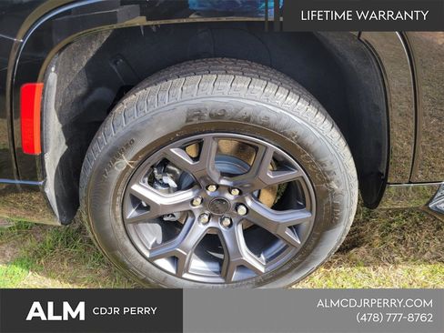 New 2026 Jeep Grand Wagoneer Limited AWD/4WD image 11