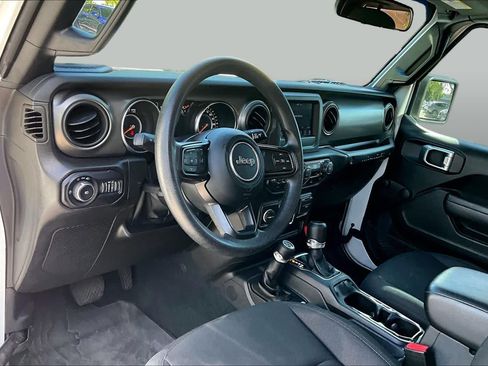 Used 2022 Jeep Wrangler Sport AWD/4WD image 17