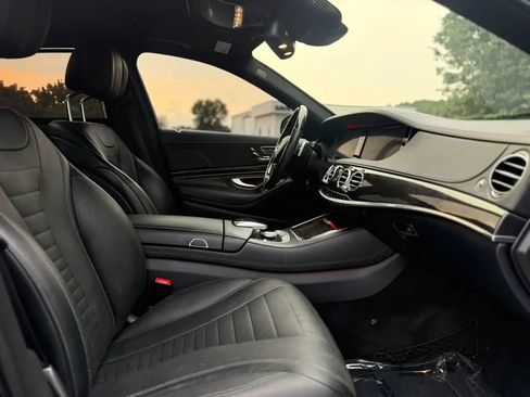 Used 2017 Mercedes-Benz S 550 4MATIC Sedan w/ Premium Package image 17