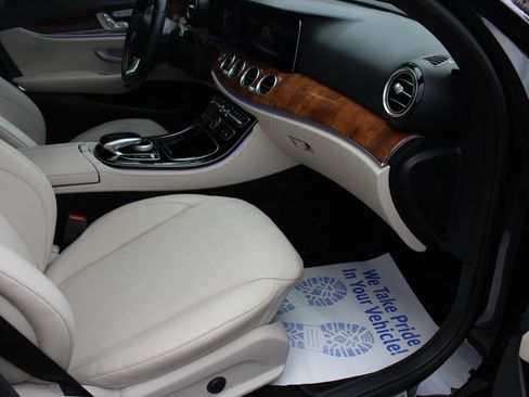 Used 2018 Mercedes-Benz E 400 4MATIC Sedan image 17